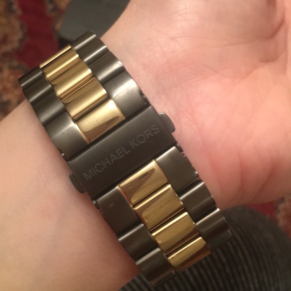 Michael Kors Gray/Gold Watch with Box - Picture 4 of 5